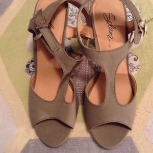 Solanz olive cork heel sandals