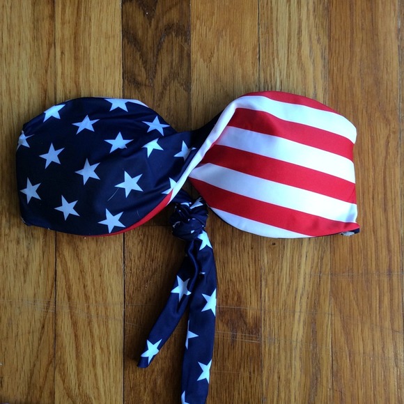 ❌SOLD❌The perfect 4th of July bikini - Picture 2 of 4