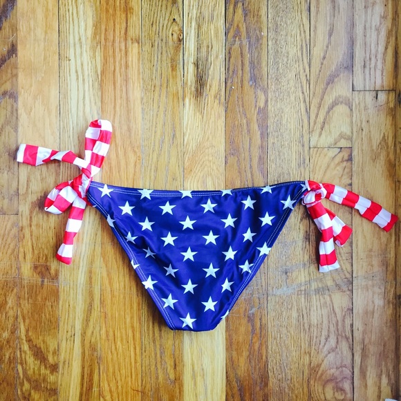 ❌SOLD❌The perfect 4th of July bikini - Picture 4 of 4