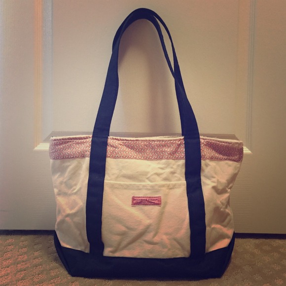 Vineyard Vines Handbags - Vineyard Vines Classic Tote