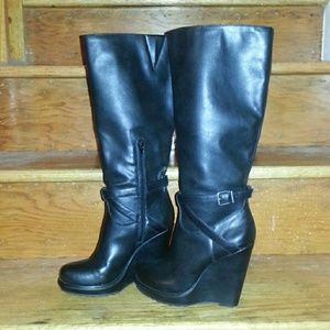 Jessica Simpson Black leather wedge boots sz 6