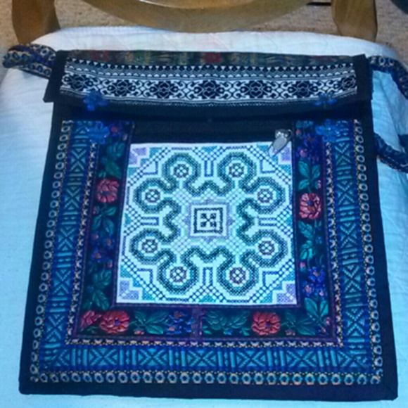 Handbag - Picture 2 of 3
