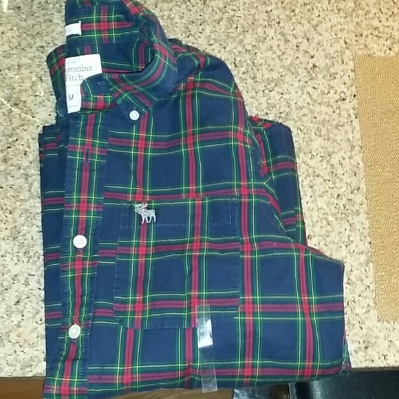Abercrombie & Fitch shirt...Size Med Men...NEW