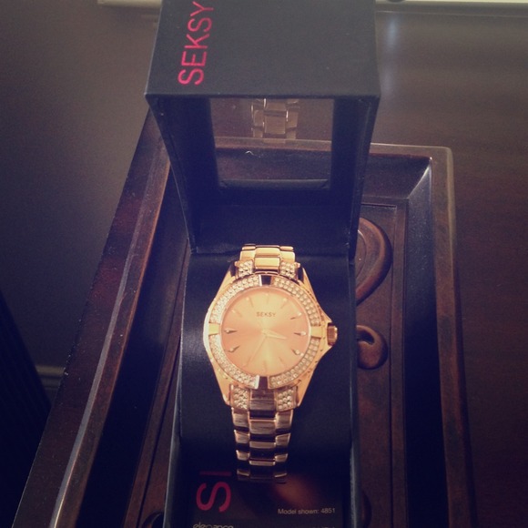 Rose Gold Watch🌟✨💫 - Picture 1 of 3
