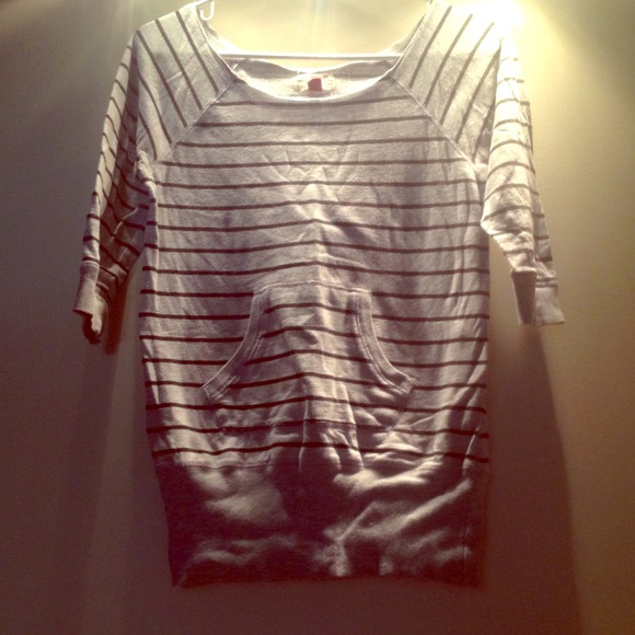 Three-Quarter Sleeve Sweater Shirt