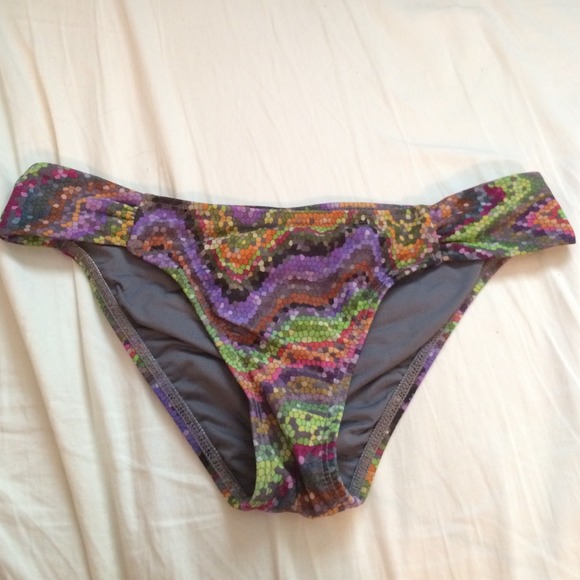L Space bikini bottoms size small