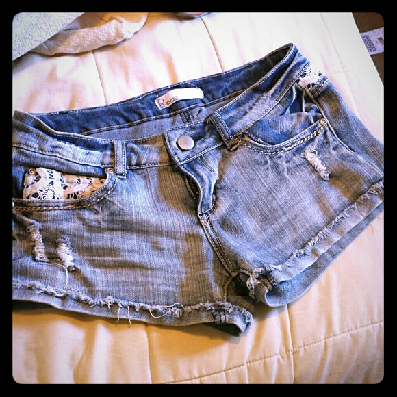 Empyre Shorts Size 5