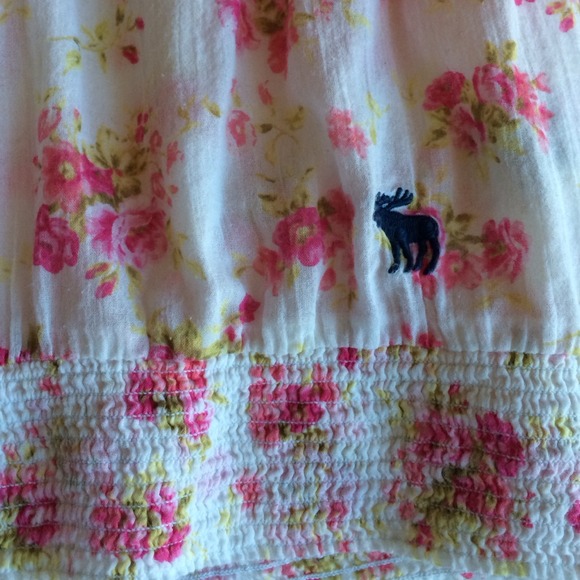 Abercrombie and Fitch medium floral shirt - Picture 2 of 3