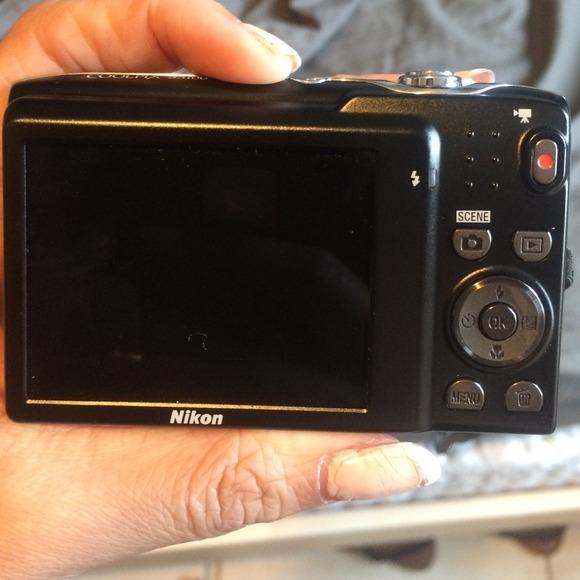 Nikon cool pix digital camera - Picture 2 of 2