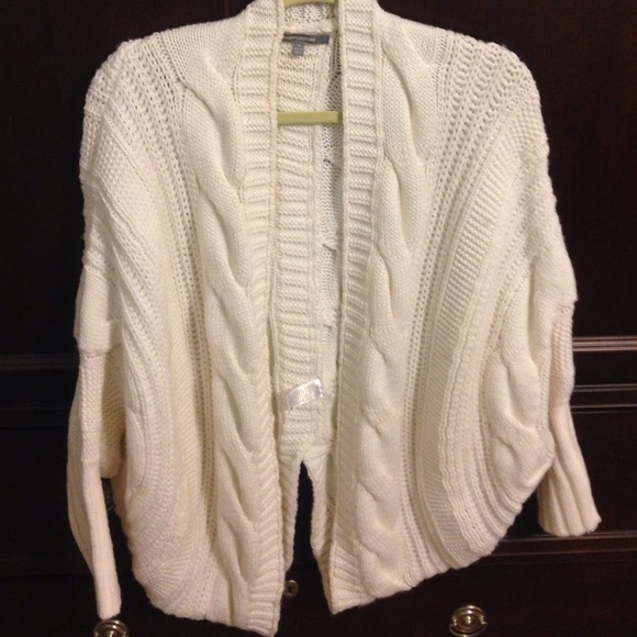 WOW couture Sweaters - SOLD in BUNDLE🎉