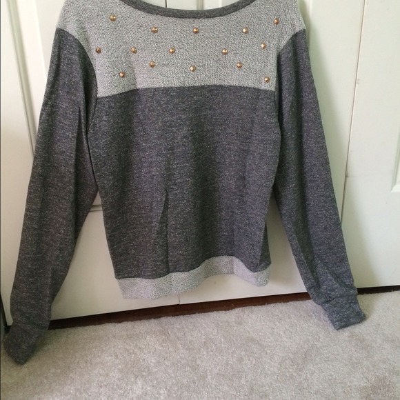 SOLD ON MERCARIGray Windsor sweater! - Picture 2 of 4