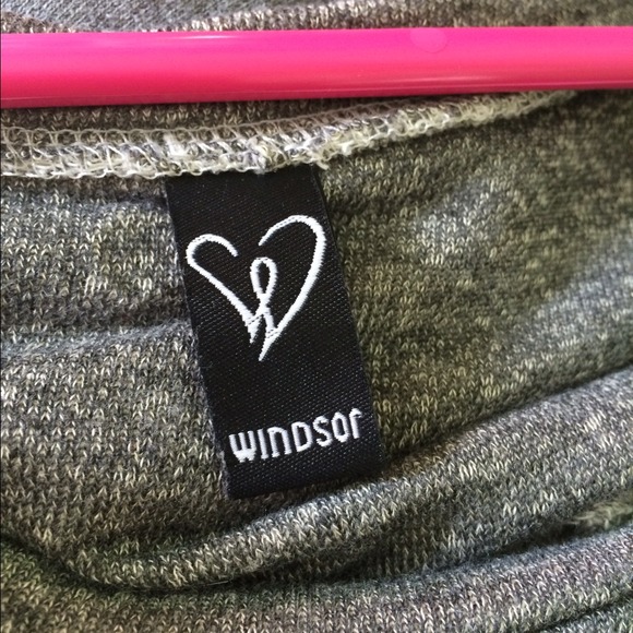 SOLD ON MERCARIGray Windsor sweater! - Picture 3 of 4