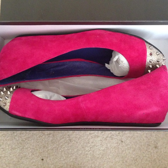 83 staccato shoes brand new in box fucshia staccato spiked flats from s closet on 83 staccato shoes brand new in box fucshia staccato spiked flats from s closet on