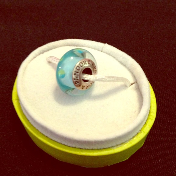 Like New Pandora Charm glass💙💚