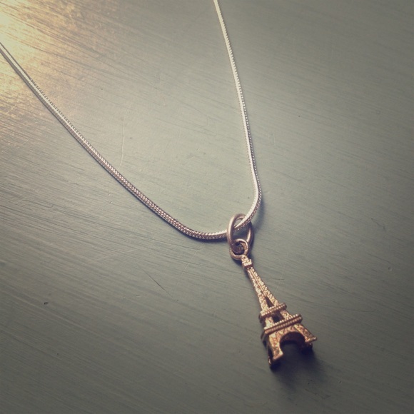 Jewelry - Eiffel Tower charm necklace