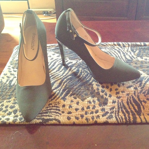 ShoeDazzle Military color heels