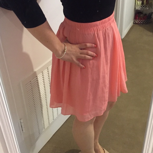 SOLD* Soft pink summer skirt - Picture 3 of 4