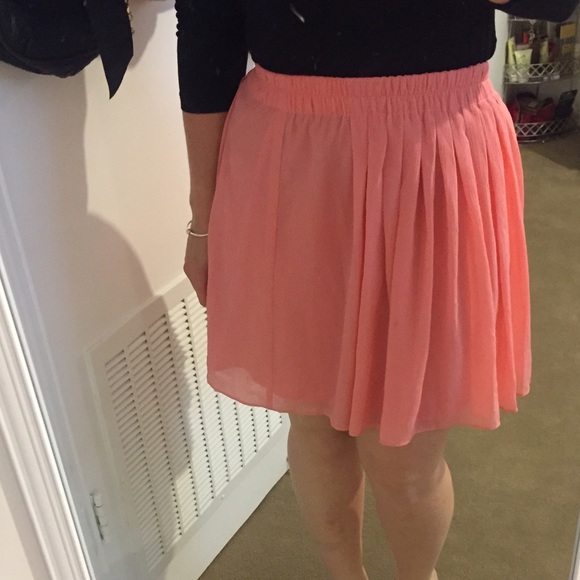 SOLD* Soft pink summer skirt - Picture 4 of 4
