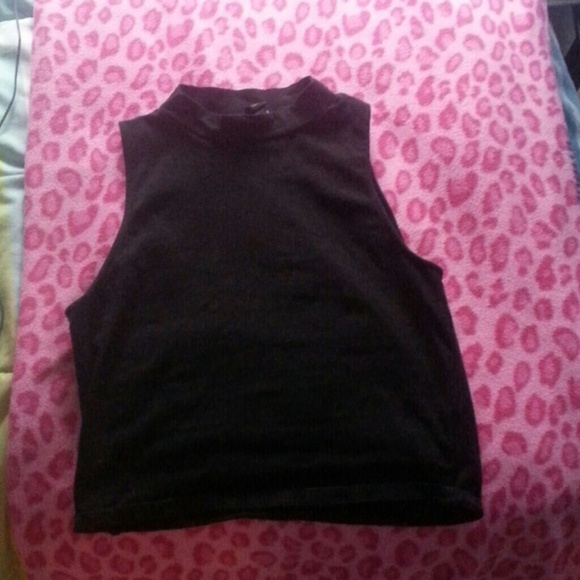 Forever21 turtleneck crop top BLACK