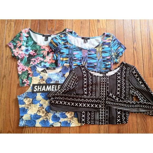 🌸👕 !!!!!!! SOLD !!!!!! CROP TOP BUNDLE DEAL 👕🌸 - Picture 1 of 1
