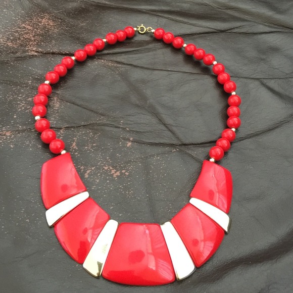 Vintage 80's statement necklace