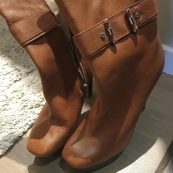 Camel colored Michael Kors boots - Picture 5 of 5