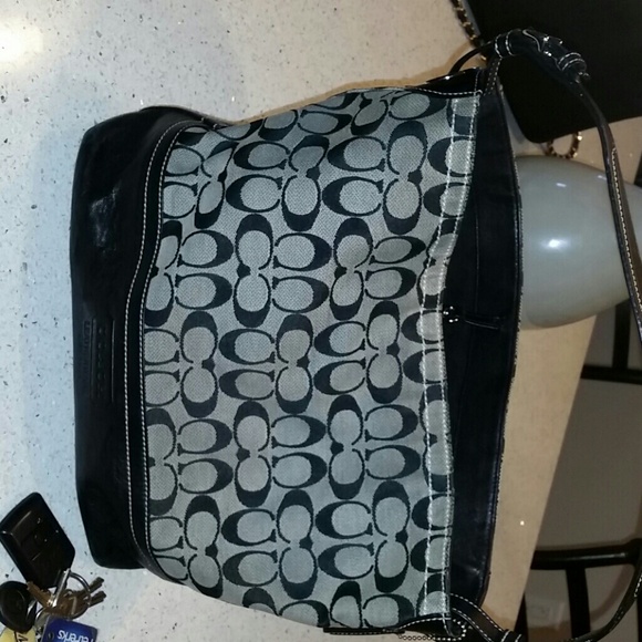 Coach purse - Picture 2 of 4