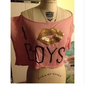 Pink "I kiss boys" crop top with sequin lips