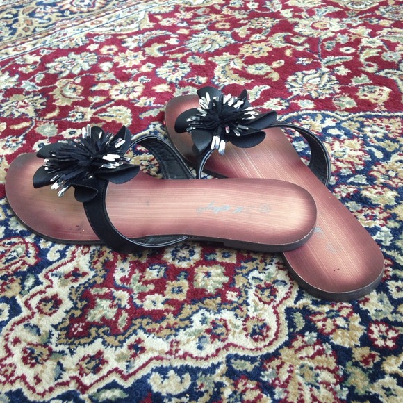 Shoes - Picture 2 of 2