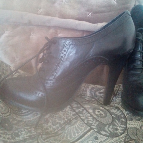 Black 3 inch heel Oxford's or best offer