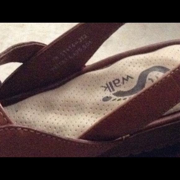 Soft Walk Sandals - Picture 3 of 4