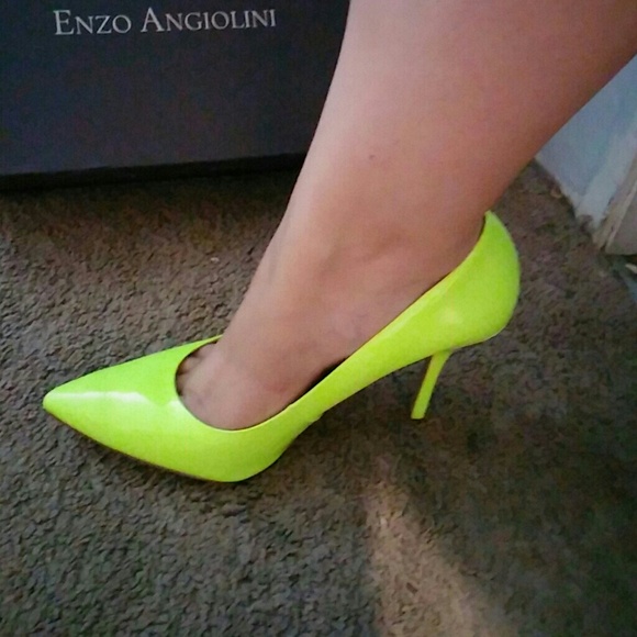 Enzo Angiolini Neon Yellow heels 9.5 - Picture 4 of 4