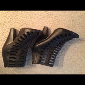 Steve Madden Shoes - Steve Madden Alexxia Bootie 8 1/2 Steve Madden Shoes - Steve Madden Alexxia Bootie 8 1/2