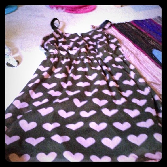 A pretty dress that is great for all occasions.