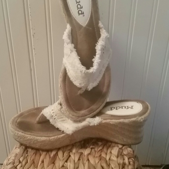 Mudd wedge shoes - Picture 2 of 3