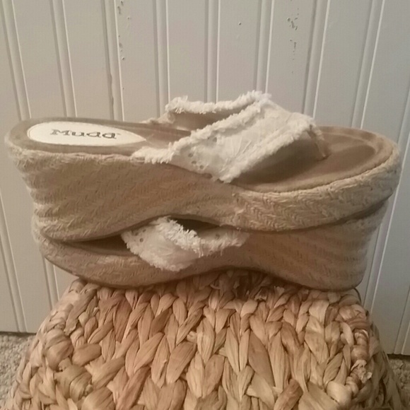 Mudd wedge shoes - Picture 3 of 3