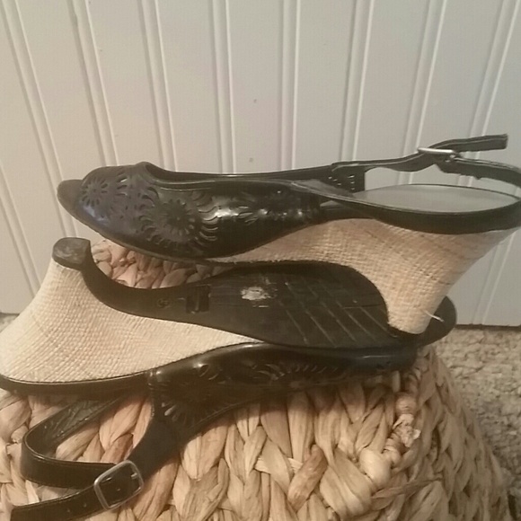 Open toe dress shoes - Picture 2 of 2