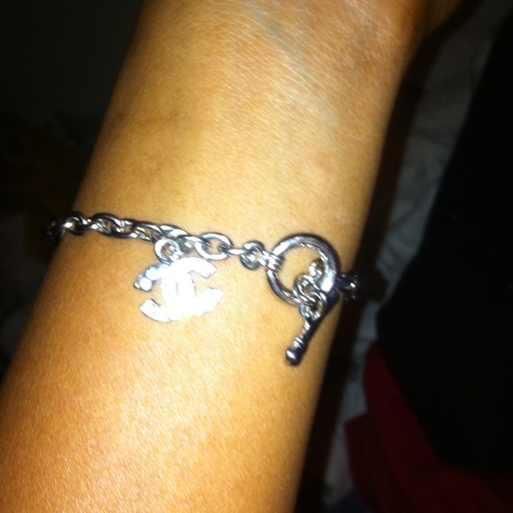 Bracelet - Picture 1 of 1