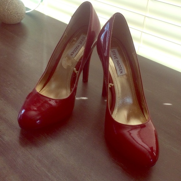 💄Steve Madden Red Heels 💄