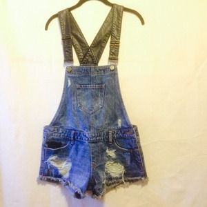 Overall shorts with leather detailing