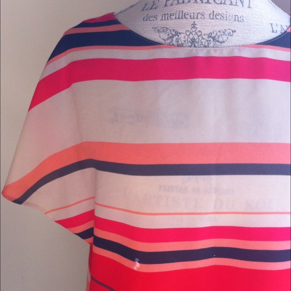 Hold... Strip it up' top - Picture 2 of 3