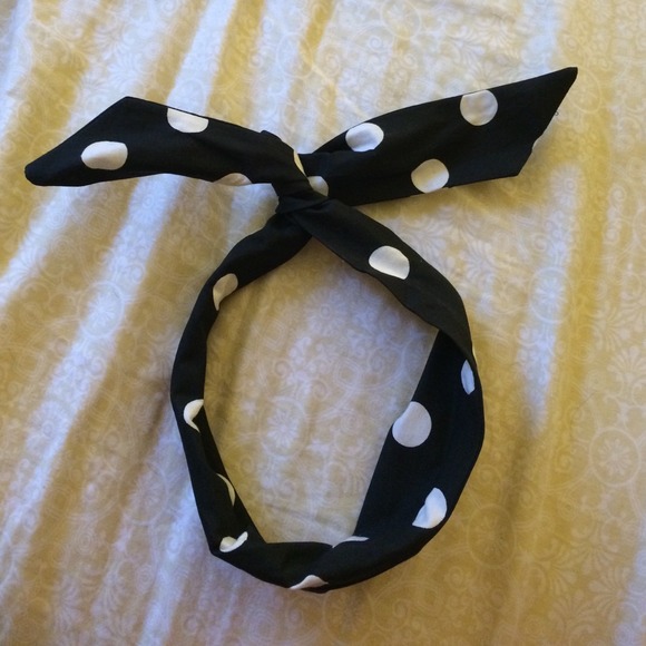 Accessories - Black and white polka dot twist headband w/wire