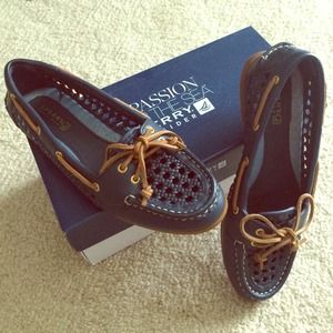 Sperry Audrey Boat Shoes in Navy