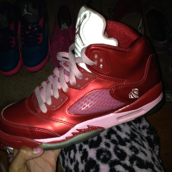 📢SALE📢 Valentines day retro 5s 💗❤️