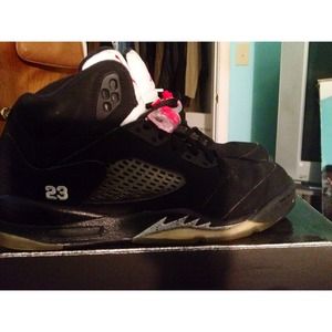 Jordan Retro 5's Black/Metallic Sz. 7Y