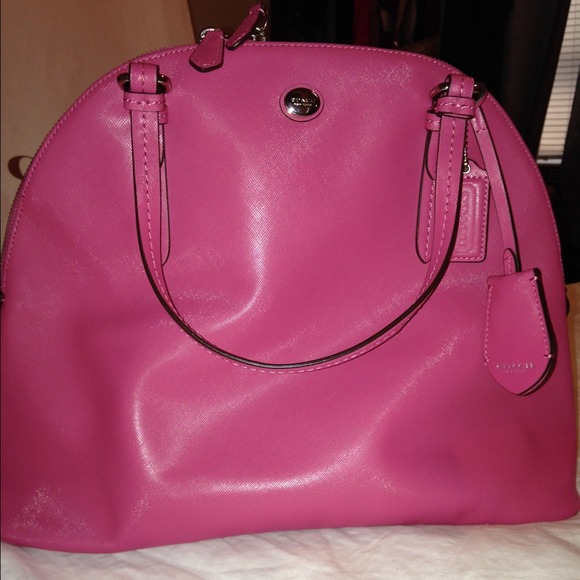 ✨✨RESERVE✨✨@tee💯 Coach 👜