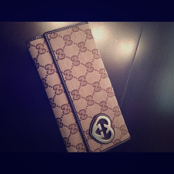 Genuine Gucci wallet (women's)