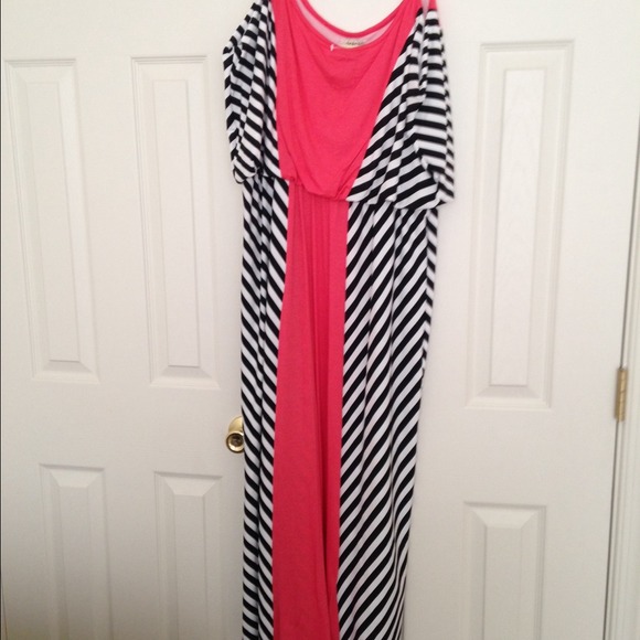 Chevron maxi dress with coral detail