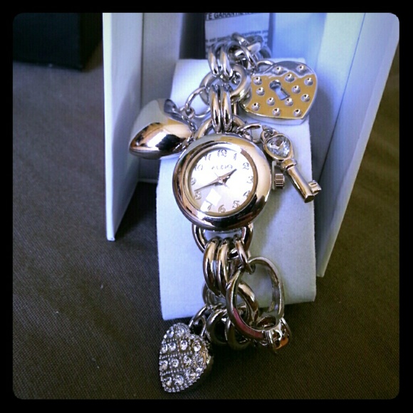 Charms Watch