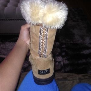 Ugg snow boot. Tribal print.